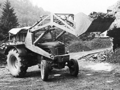 1960_erster hydraulischer Schaufelbagger.jpg